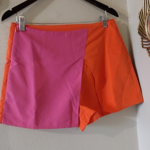 NWOT Loness two tone wrap front skort - Picture 5 of 7